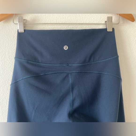 Lululemon In Movement Crop *Everlux 19* Leggings Midnight Navy -size 6 - Picture 8 of 16